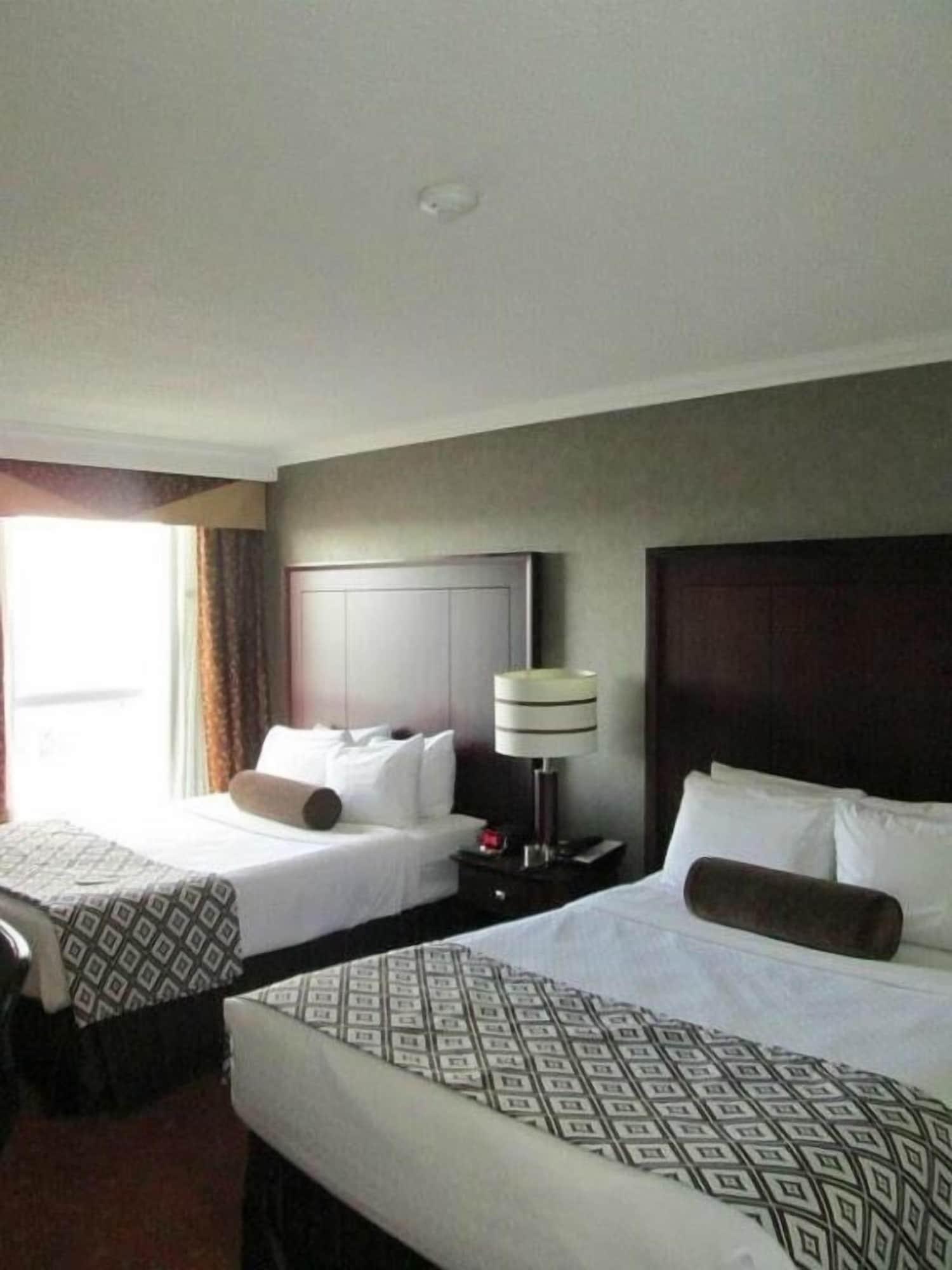 Hamilton Plaza Hotel And Conference Centre Extérieur photo