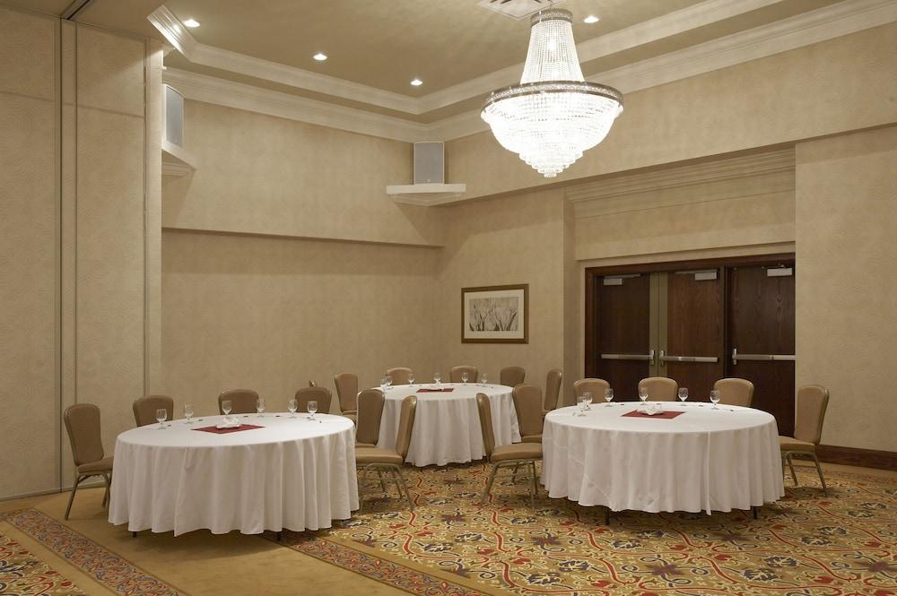Hamilton Plaza Hotel And Conference Centre Extérieur photo
